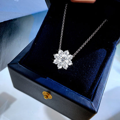 Colar Flor de Jasmin Moissanite em Prata - Loratta