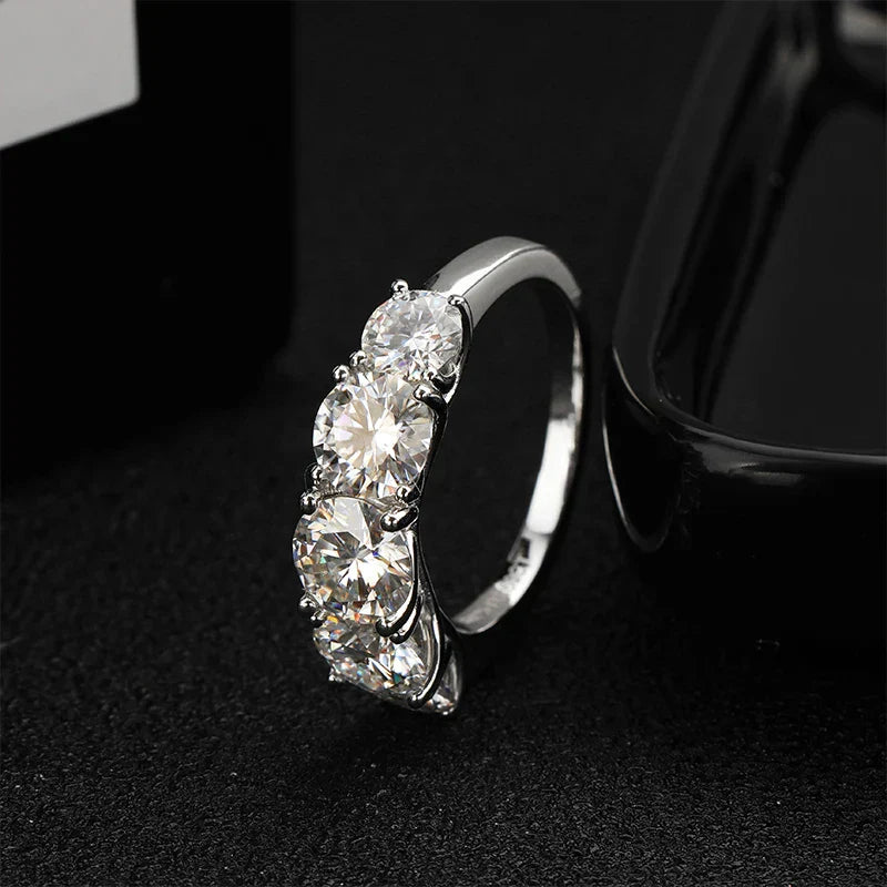 Meia Aliança Crown 360 Pontos Moissanite em Prata - Loratta