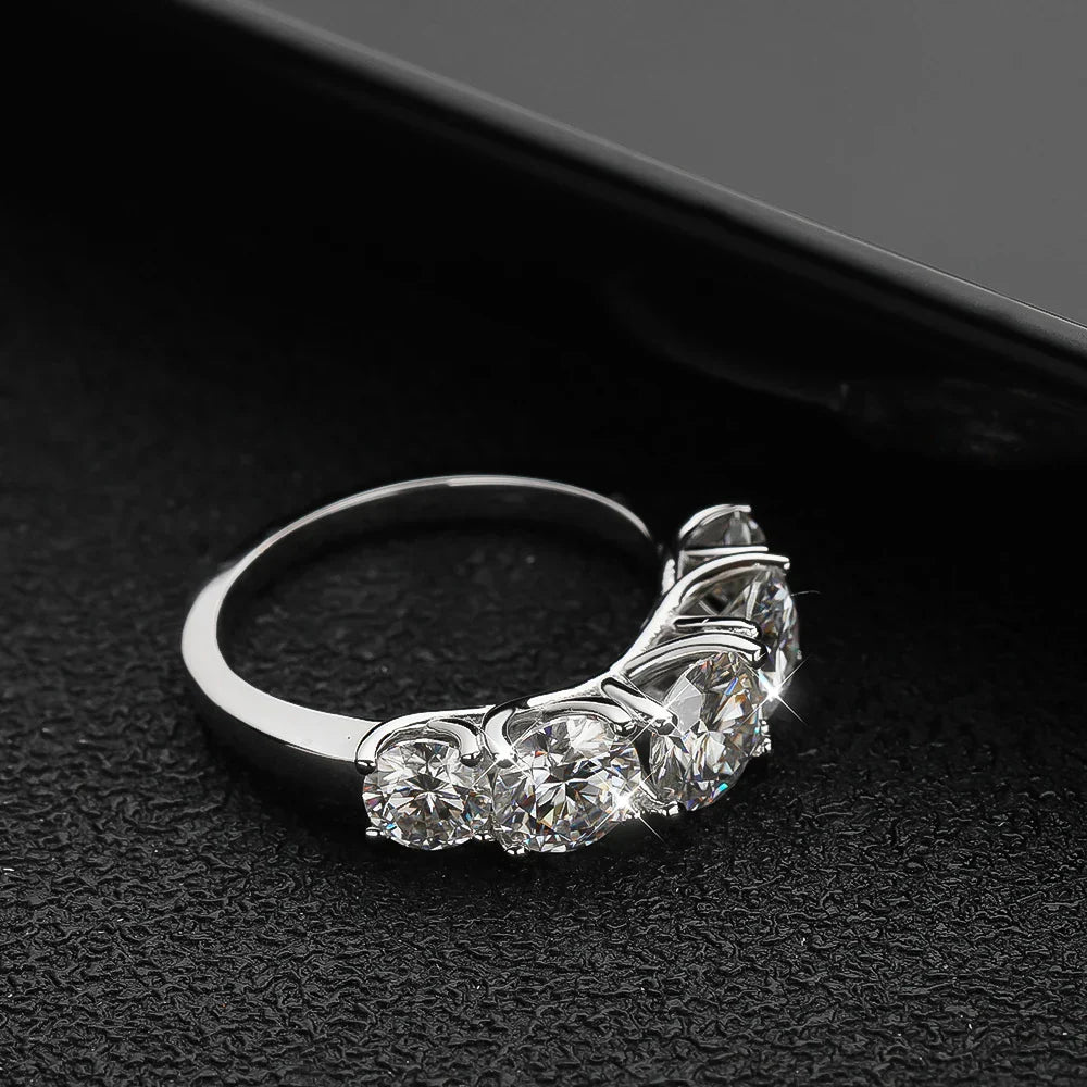 Meia Aliança Crown 360 Pontos Moissanite em Prata - Loratta