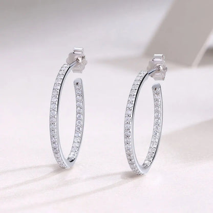 Brinco Argola Cravejado em Moissanites Folheado à Ouro Branco 18k - Loratta